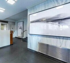 165 E 35th St, Unit 2D in New York, NY - Foto de edificio - Building Photo