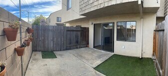 16622 Jib Cir, Unit #2 in Huntington Beach, CA - Building Photo