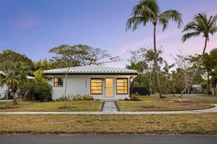 1817 NE 2nd St in Pompano Beach, FL - Building Photo