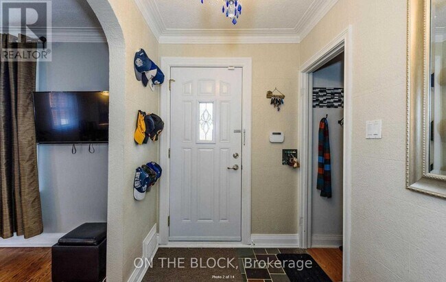 290 Bogert Ave in Toronto, ON - Building Photo - Building Photo