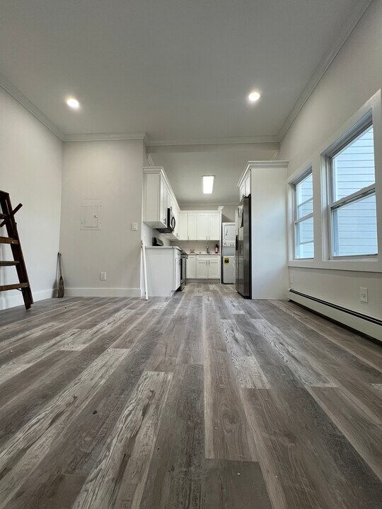 21 Church St in Patchogue, NY - Building Photo