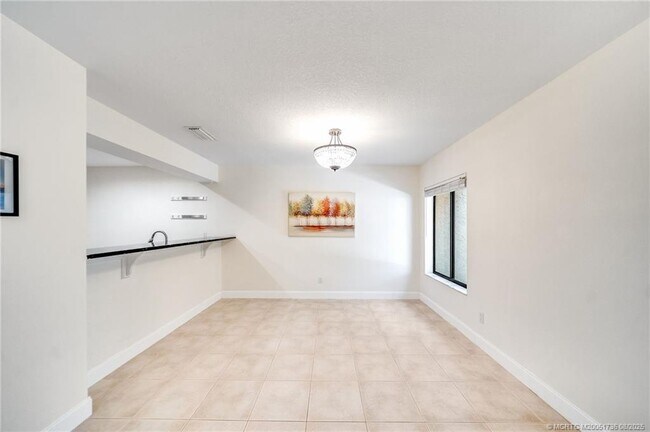 1659 SW Crossing Cir in Palm City, FL - Building Photo - Building Photo