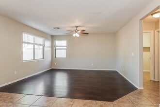 960 N 168th Dr in Goodyear, AZ - Foto de edificio - Building Photo