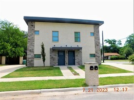 301 E Brockett St in Sherman, TX - Building Photo - Building Photo