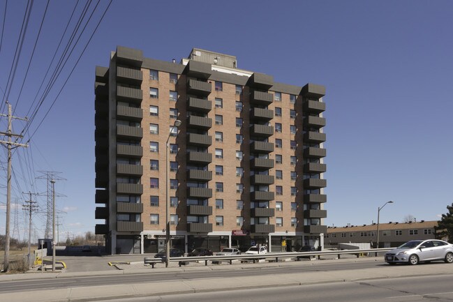 2019 Bank St in Ottawa, ON - Building Photo - Building Photo