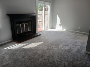 2449 Reagan Ave in Virginia Beach, VA - Building Photo - Building Photo