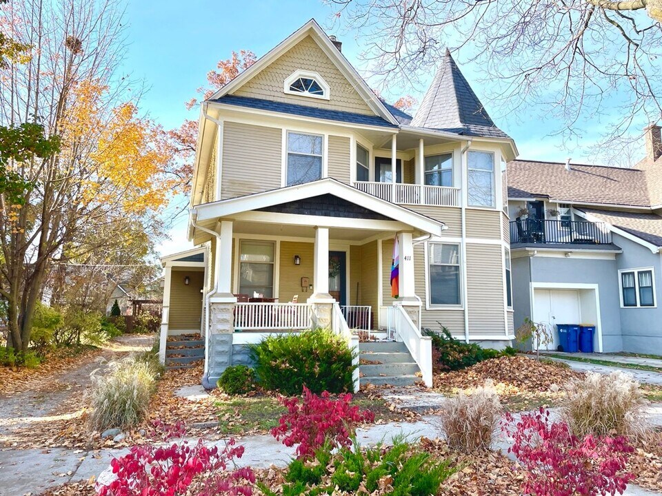 411 Paris Ave SE in Grand Rapids, MI - Building Photo