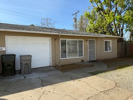 4590-4592 73rd St in Sacramento, CA - Building Photo
