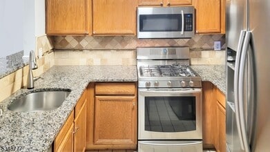 40 Pasture Ct in Roxbury Township, NJ - Building Photo - Building Photo