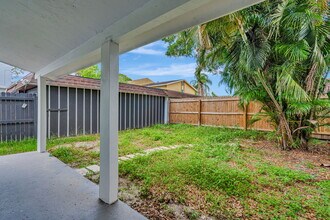 2066 San Marino Way N in Clearwater, FL - Foto de edificio - Building Photo