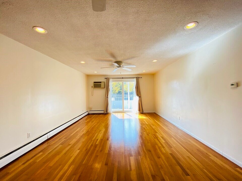 50 Green St, Unit 209 in Brookline, MA - Building Photo