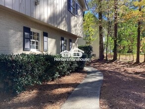 4695 N Peachtree Rd in Dunwoody, GA - Building Photo - Building Photo