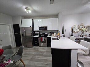 2190 Hacienda Terrace in Weston, FL - Building Photo - Building Photo