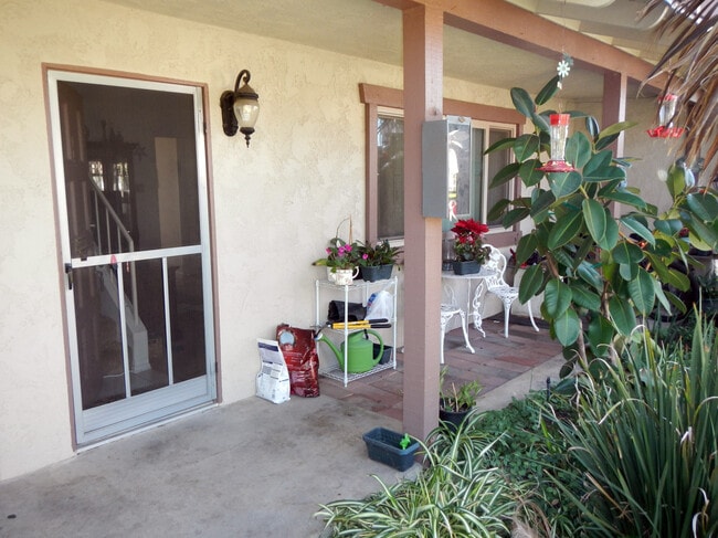 16181 Ganges Lane #3, Huntington Beach, CA 92647, Unit 3 in Huntington Beach, CA - Foto de edificio - Building Photo