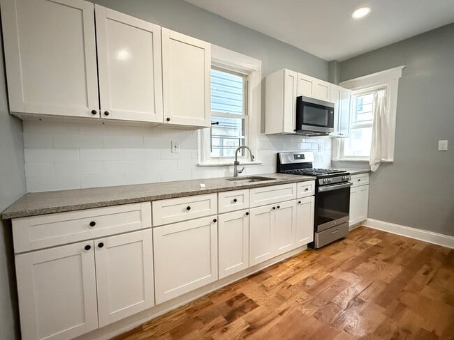 44 N 16th St, Unit 1 in East Orange, NJ - Building Photo - Building Photo