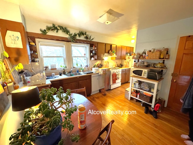 21 Sartwell Ave, Unit 3