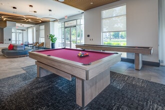 Legacy202 in Champaign, IL - Foto de edificio - Interior Photo