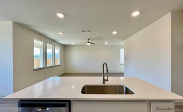 113 New Hampton Wy in San Marcos, TX - Building Photo - Building Photo
