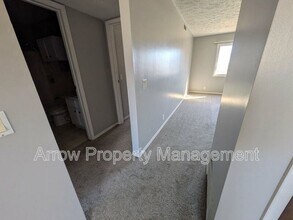 1725 N Iowa Ave in York, NE - Building Photo - Building Photo