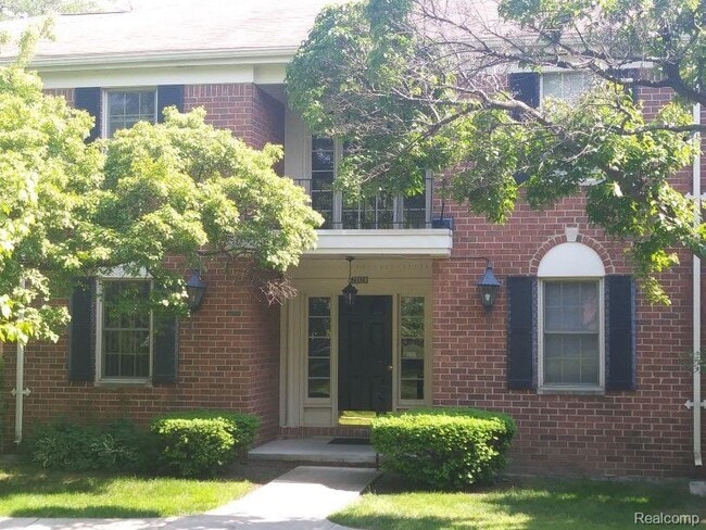 property at 29628 Middlebelt Rd