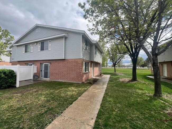 property at 3443 Ridgeland Park Dr