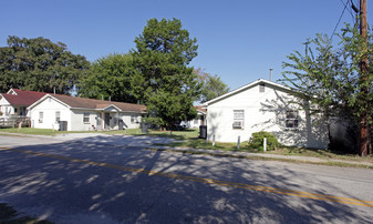 1902 Hampton Ave Apartments