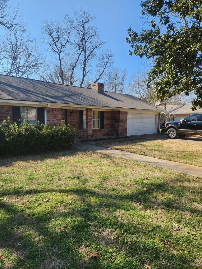 property at 1403 Sanders St