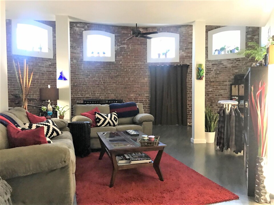 22 Bow St, Unit 13 in Somerville, MA - Building Photo