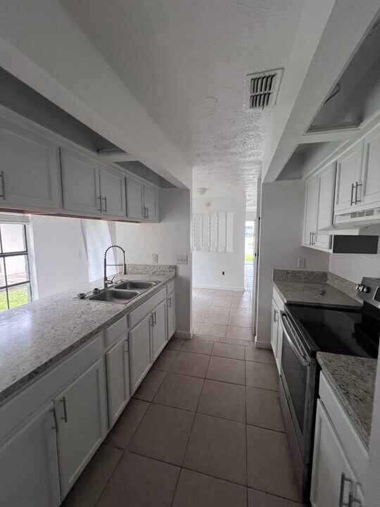 646 Pineville Ln in Lakeland, FL - Building Photo