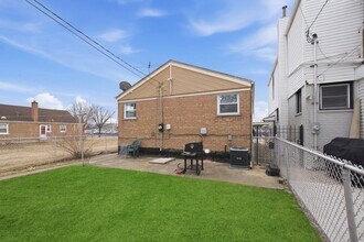 4605 S Laramie Ave in Chicago, IL - Foto de edificio - Building Photo