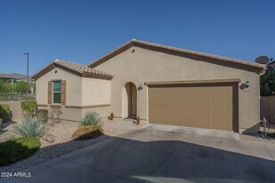 5022 E Desert Forest Trail in Cave Creek, AZ - Building Photo