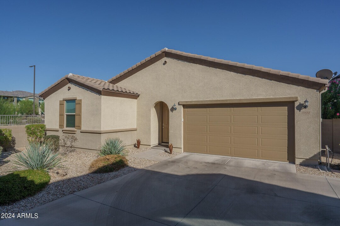 5022 E Desert Forest Trail in Cave Creek, AZ - Building Photo