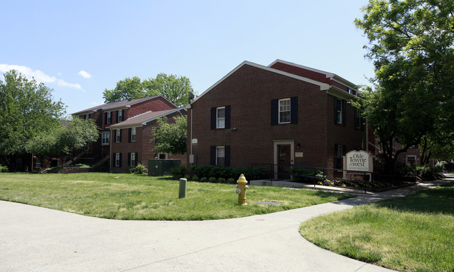 Olde Towne West in Alexandria, VA - Building Photo - Building Photo