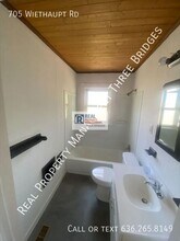 705 Wiethaupt Rd in Florissant, MO - Building Photo - Building Photo