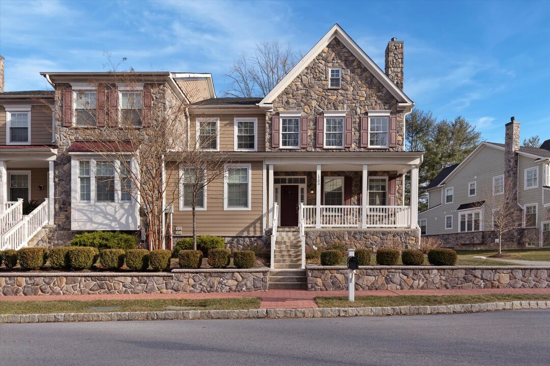 1203 Hedrick Alley in West Chester, PA - Building Photo