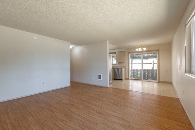 property at 113 SW Fleishauer Ln