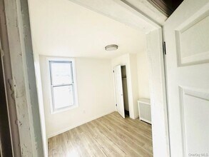 438 Locust St in Mount Vernon, NY - Foto de edificio - Building Photo