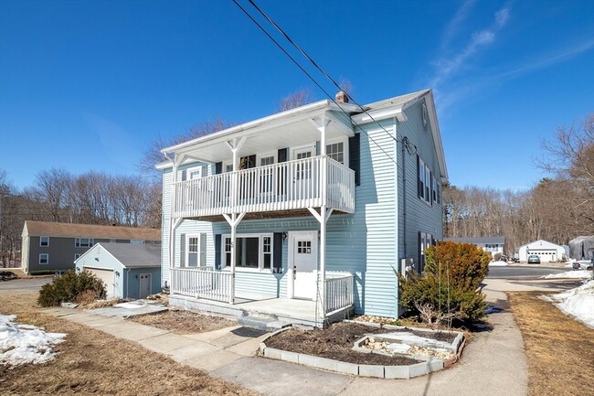 5 Maple Ave, Unit 2 in Oxford, MA - Foto de edificio - Building Photo