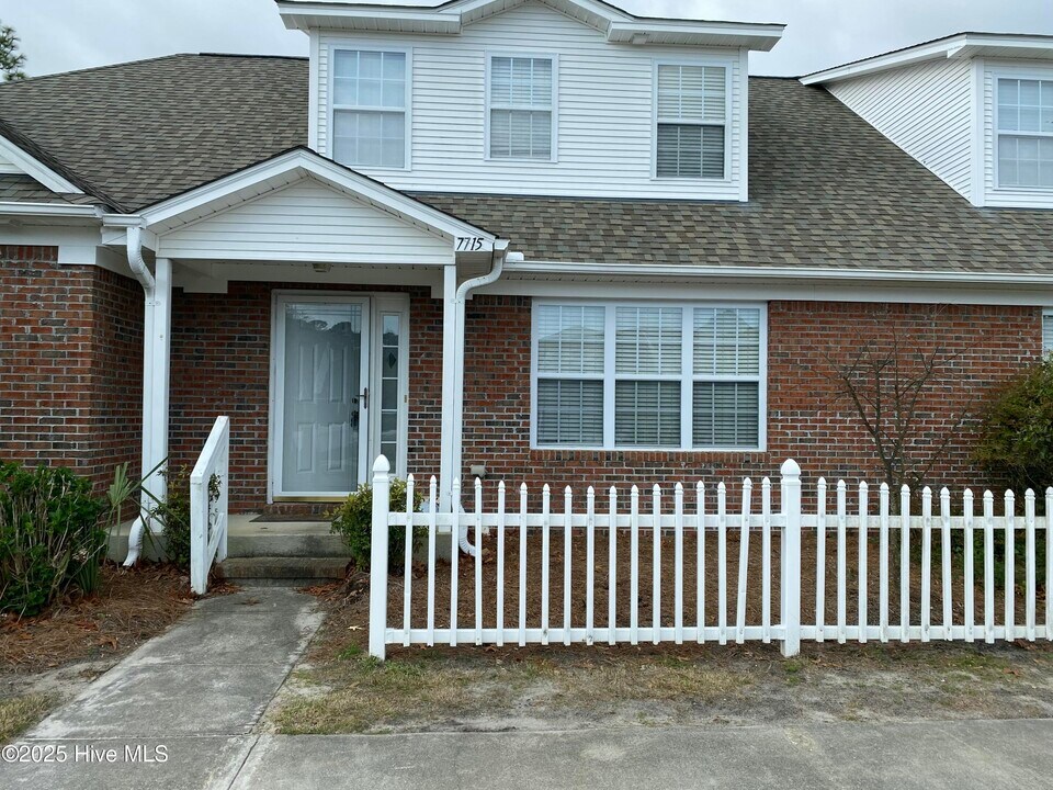 7715 Trap Way in Wilmington, NC - Building Photo