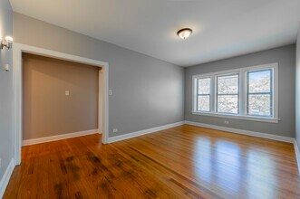 2056 W Arthur Ave in Chicago, IL - Building Photo - Building Photo