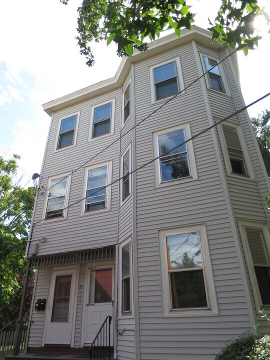 72 Eustis St, Unit 2 in Cambridge, MA - Building Photo