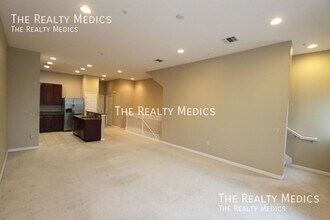 3736 Avalon Park E Blvd in Orlando, FL - Building Photo - Building Photo