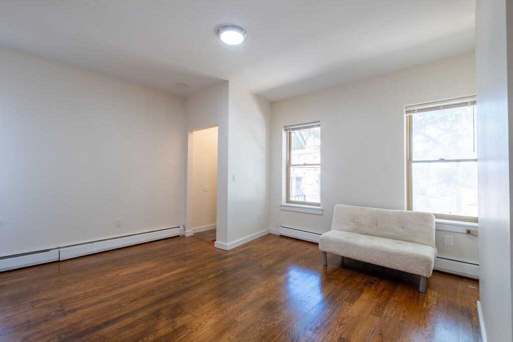 367 Liberty St in Newburgh, NY - Building Photo