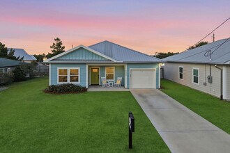 21310 Pompano Ave in Panama City Beach, FL - Building Photo - Building Photo