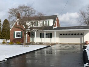 1706 Wood St in Latrobe, PA - Building Photo - Building Photo