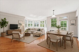 15 Freedom Way in Jersey City, NJ - Building Photo