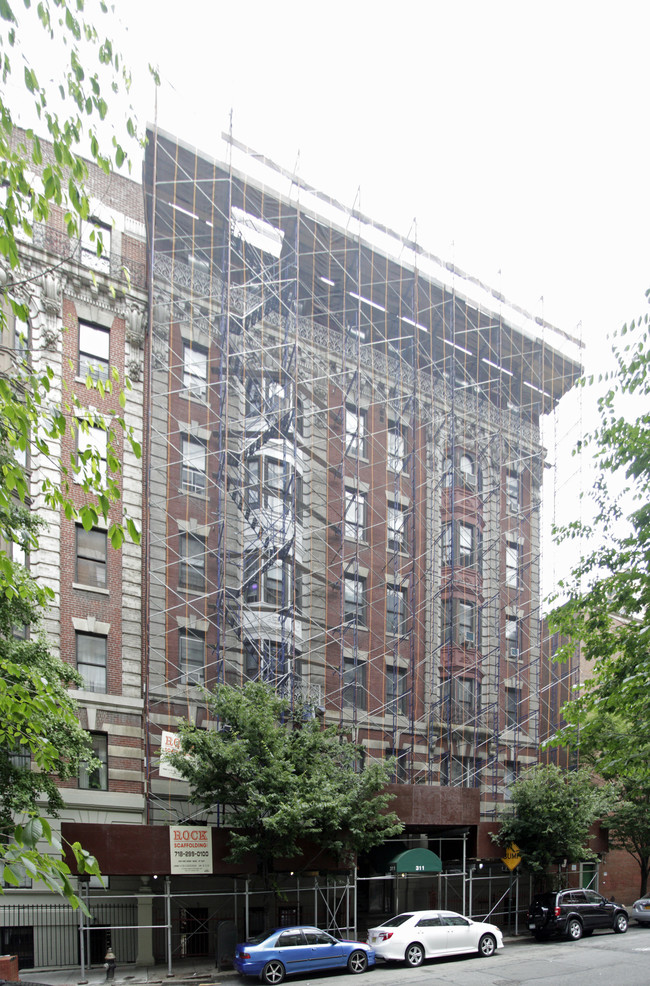 311  W 95th Street in New York, NY - Building Photo - Building Photo