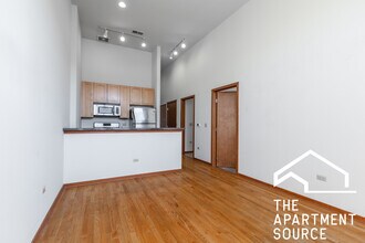 2934 N Milwaukee Ave in Chicago, IL - Building Photo - Building Photo