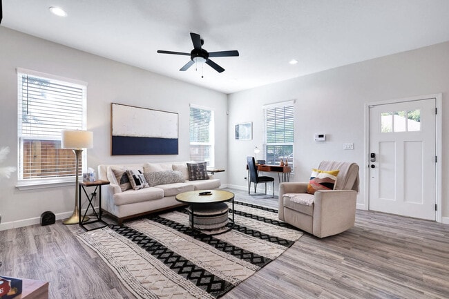 1214 Hays St in San Antonio, TX - Building Photo - Building Photo