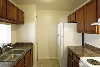 Warris Farms Apartments in Westland, MI - Building Photo - Interior Photo